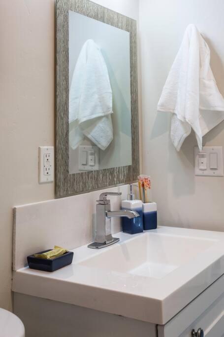 2 Bedroom, 2 Bathroom Detached Apt Max 7 Sleepers San Diego Exterior photo